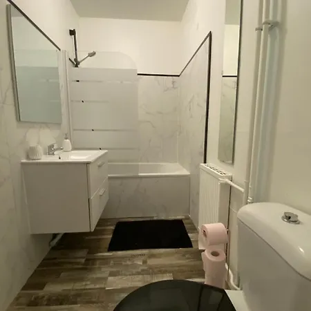 Apartment Appartement, Parking Gratuit, Sortie, Autoroute, La Meridienne *