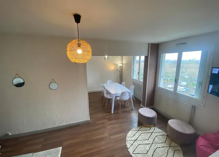 Апартаменты Appartement, Parking Gratuit, Sortie, Autoroute, La Meridienne Клермон-Ферран