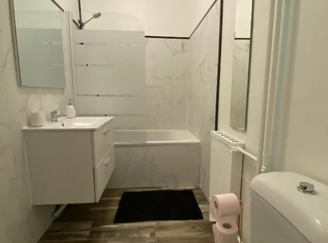 Апартаменты Appartement, Parking Gratuit, Sortie, Autoroute, La Meridienne *